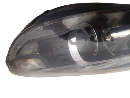 2013 - 2019 Volvo V40 III 525 Hatchback Passenger Headlight (Xenon)