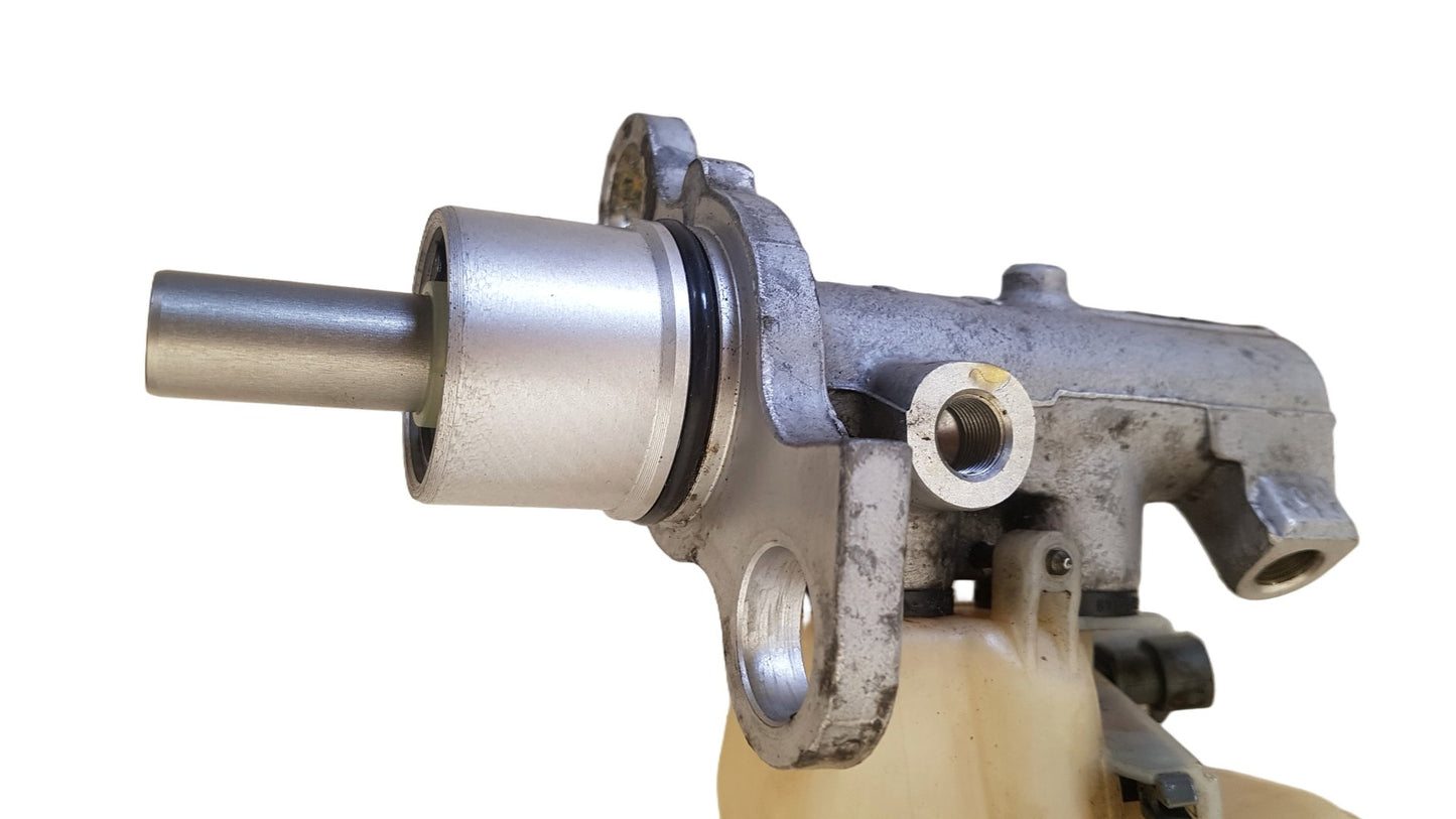 2003 - 2012 Saab 9-3 YS3F Convertible Brake Master Cylinder