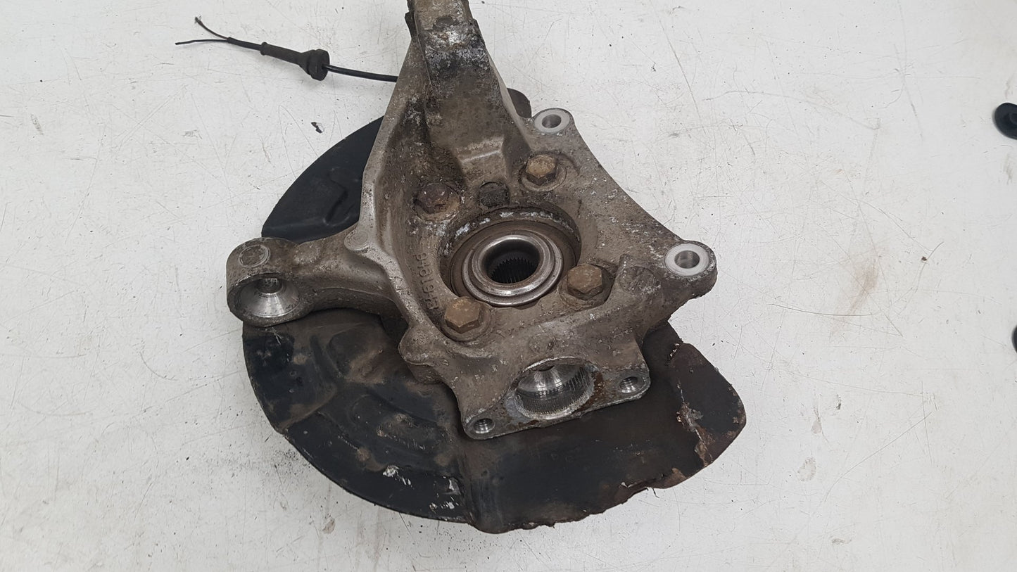 2000 - 2007 Volvo XC70  Estate Left Front Hub Assembly 30760714