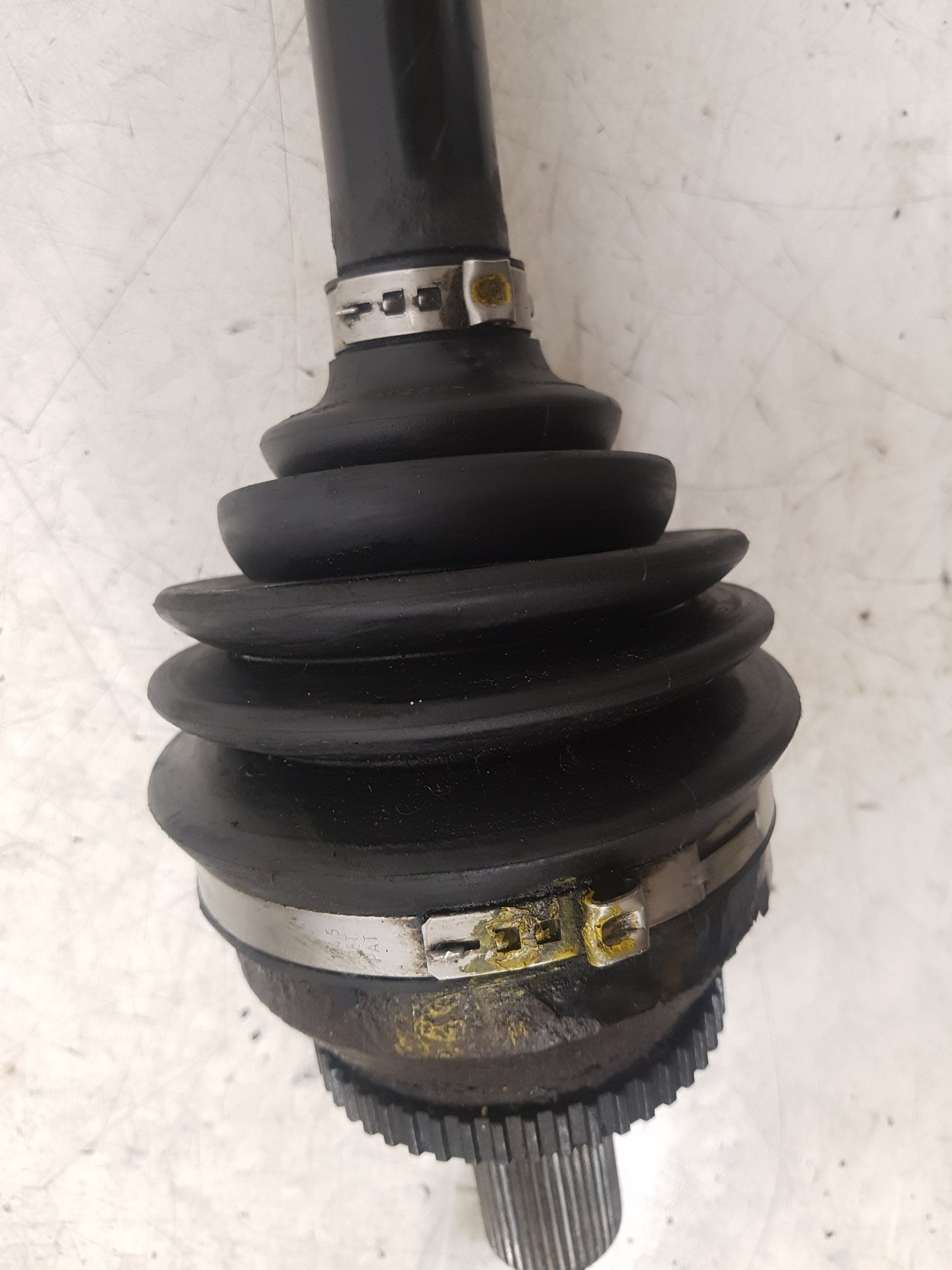2007 - 2014 Volvo XC90  Estate Left Front Drive Axle 31259466