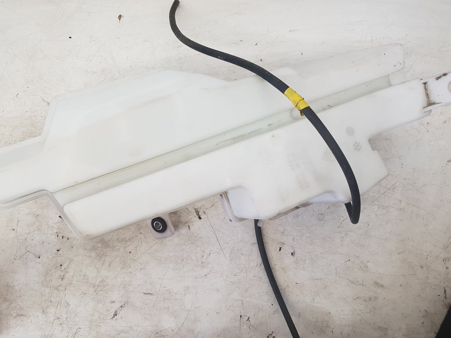 2017 - 2025 Volvo V90 235, 236 Estate WASHER BOTTLE & MOTOR 32342613