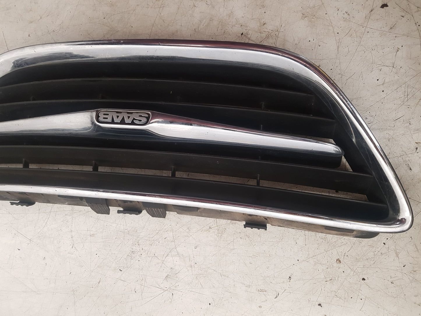 2003 - 2007 Saab 9-3  Convertible FRONT GRILL 12787224