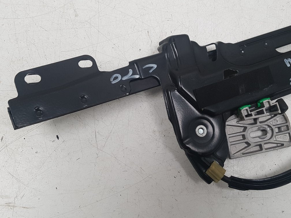 2008 - 2009 Volvo C70  Convertible WINDOW REGULATOR/MECH ELECTRIC  (FRONT PASSENGER SIDE) 30633660