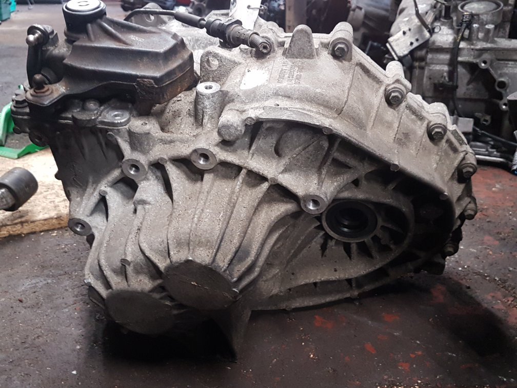 2010 - 2016 Volvo S60  Saloon Manual Gearbox 1285017