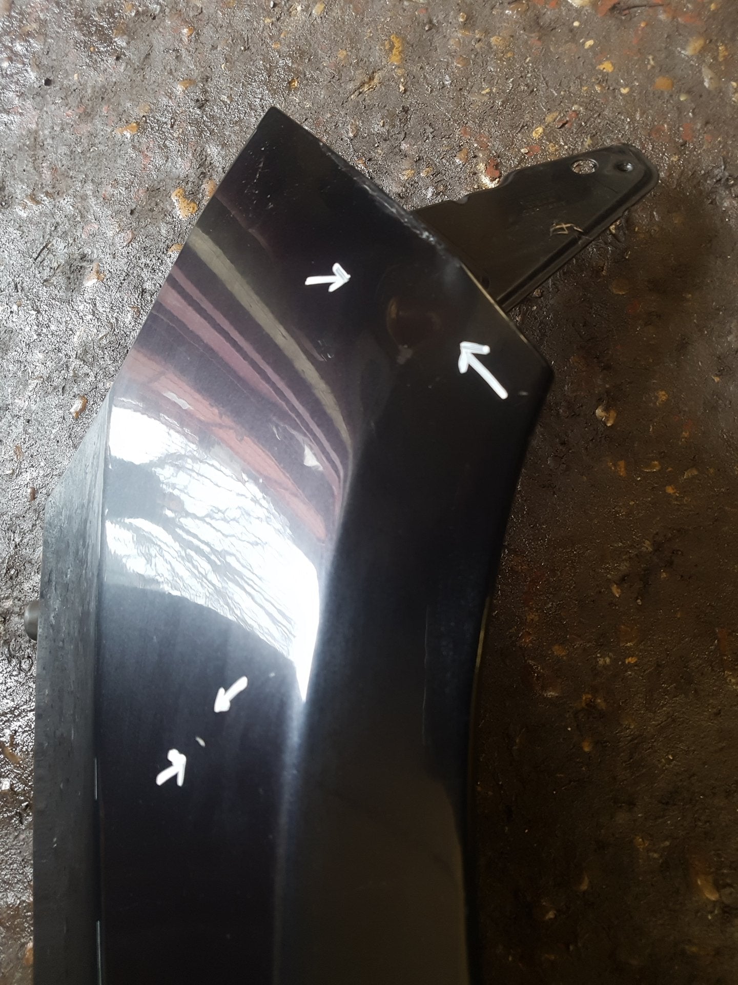 2004 - 2007 Volvo XC70  Estate Right Front Guard 31352072