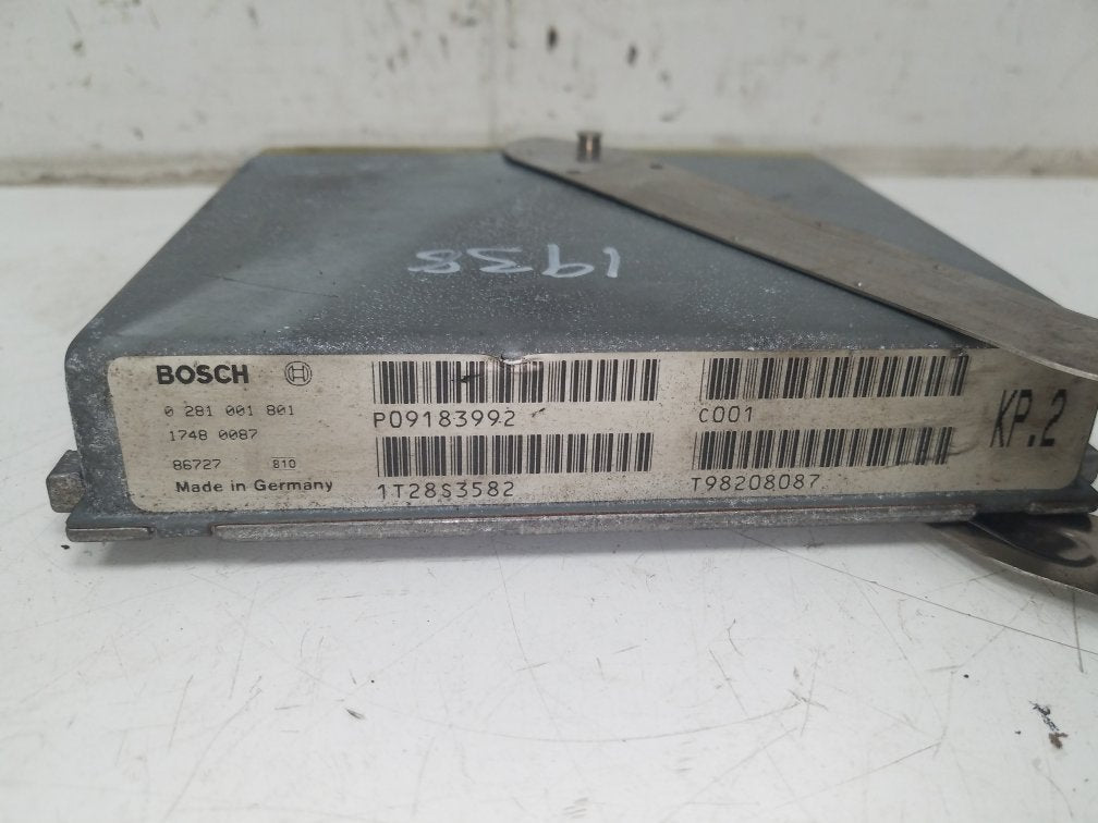 1997 - 1999 Volvo V70  Estate Engine ECU 09183992