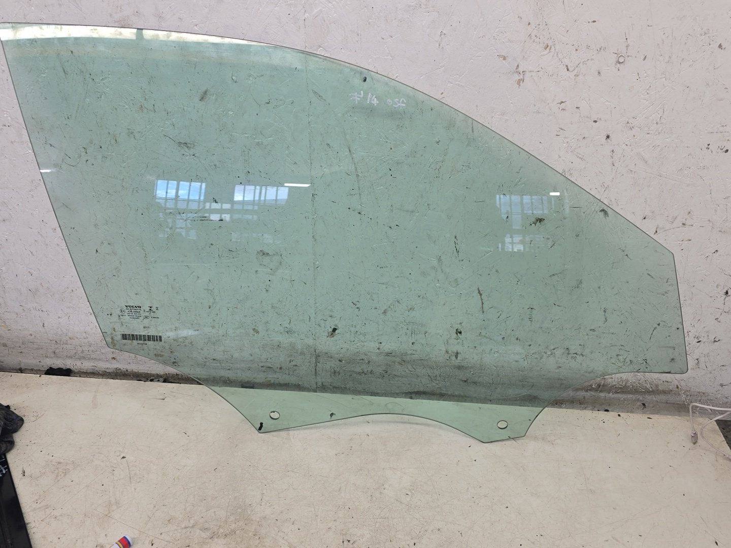2017 - 2025 Volvo XC40 536 SUV Right Front Door Window