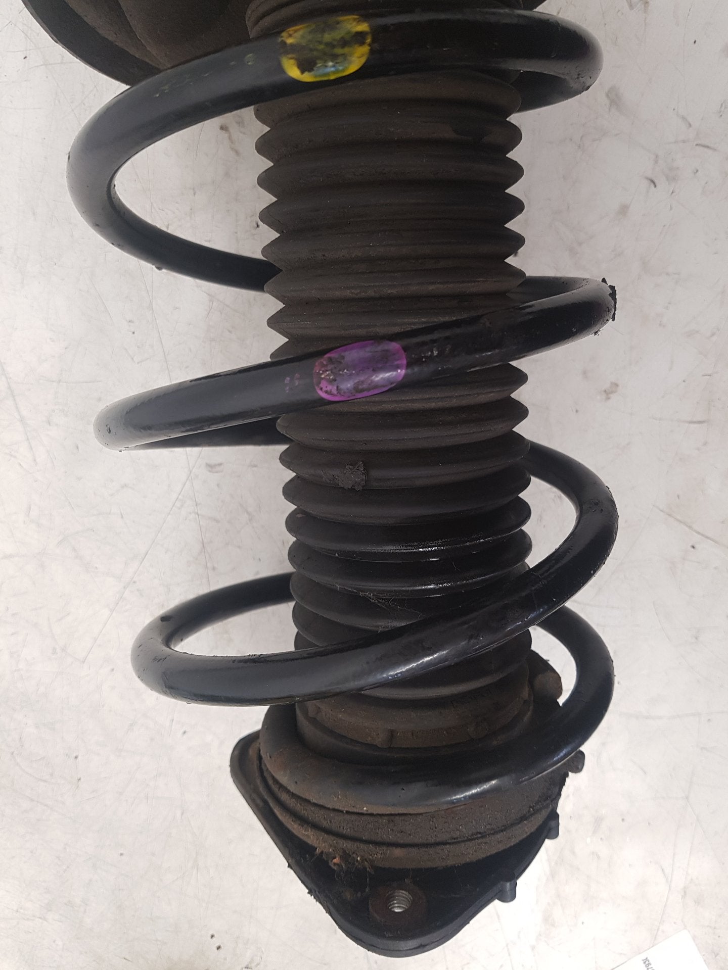 2006 - 2012 Volvo C30  Hatchback Left Front Shock Absorber 334843