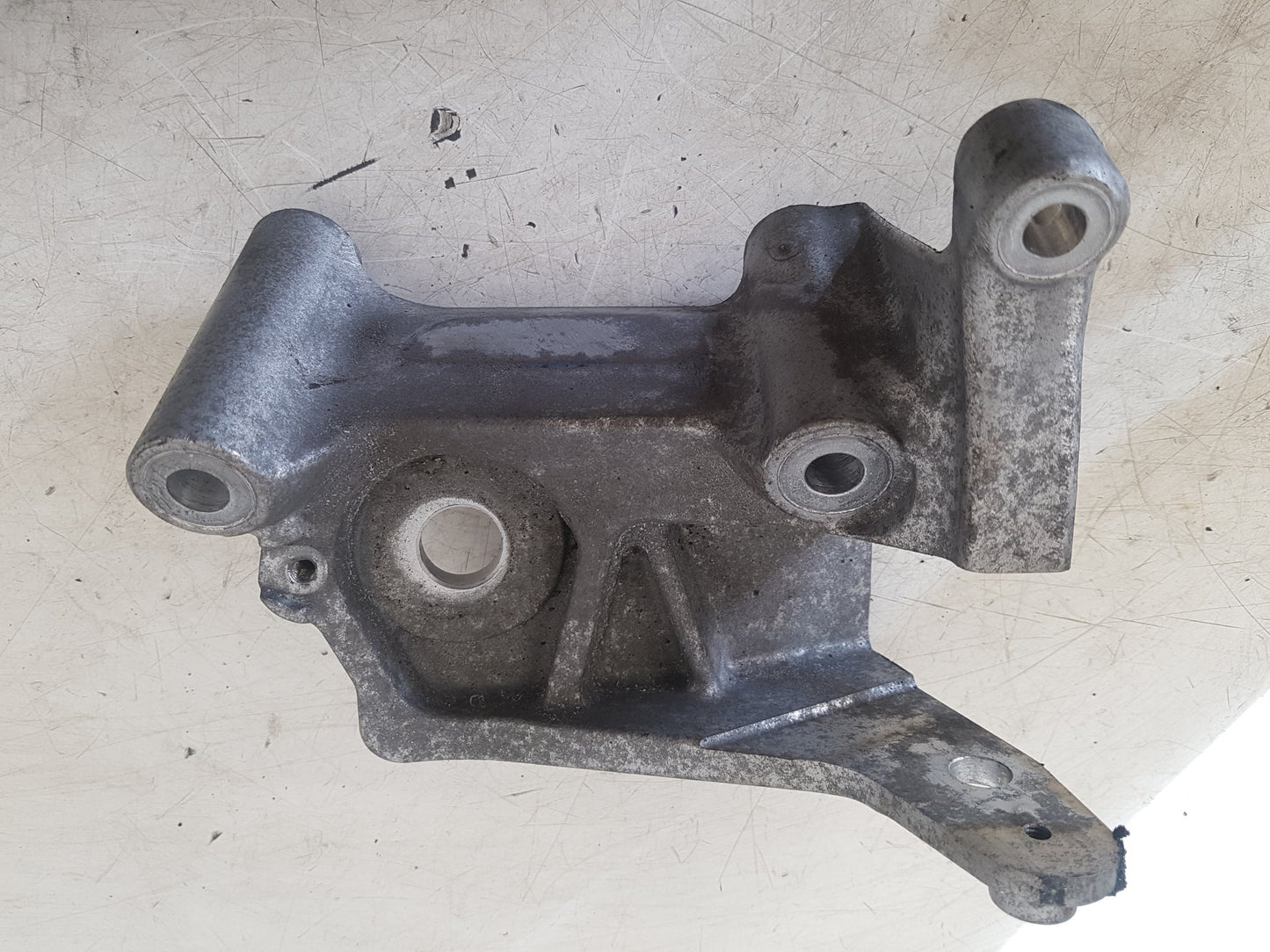 2017 - 2025 Volvo V90 235, 236 Estate Right Engine Mount 31670033