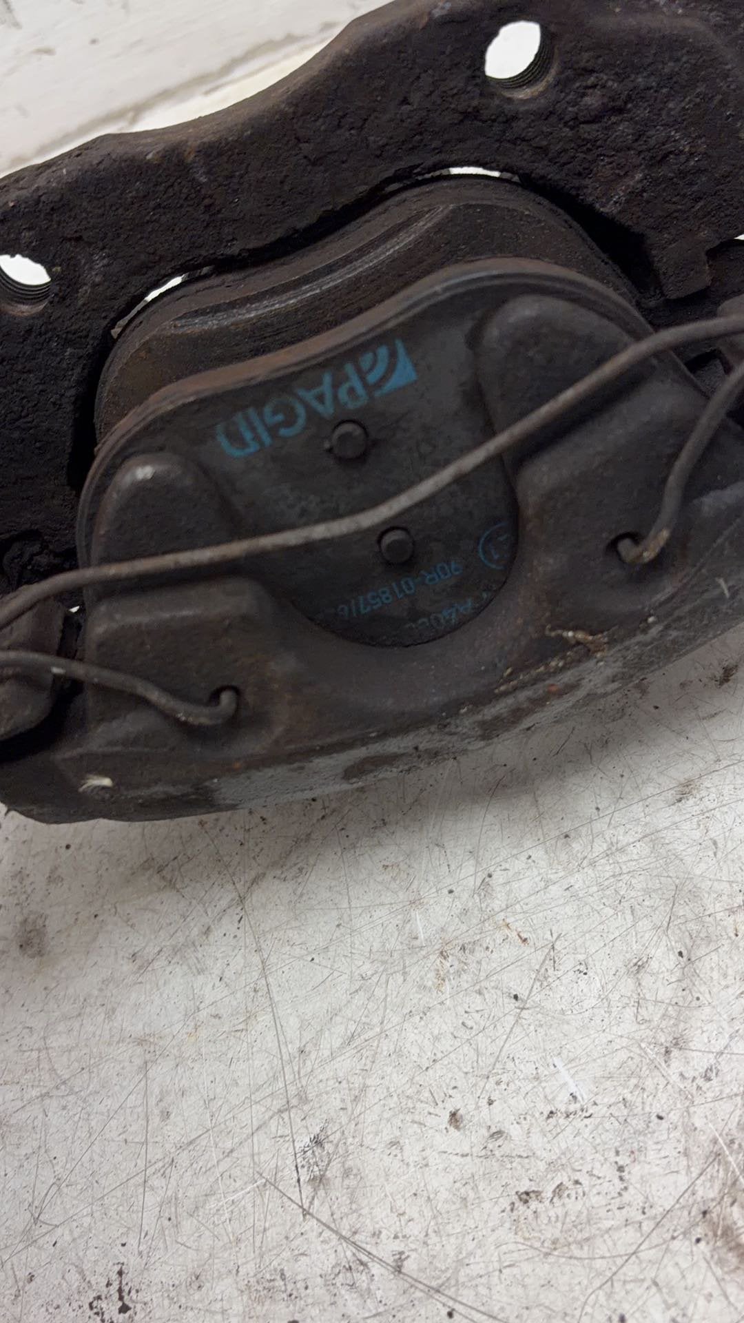 2013 - 2016 Volvo V40 III 525 Hatchback Right Front Caliper 31341487