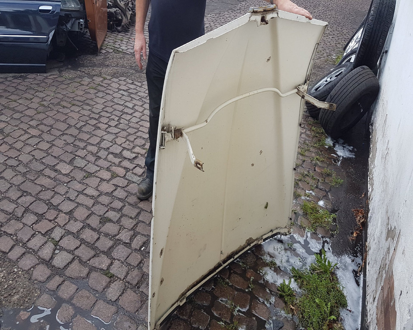 1972 - 1973 Saab 96   Bonnet