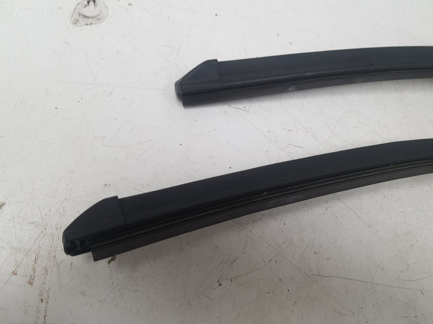 2007 Volvo C70  Convertible FRONT WIPER (PAIR) 30753000