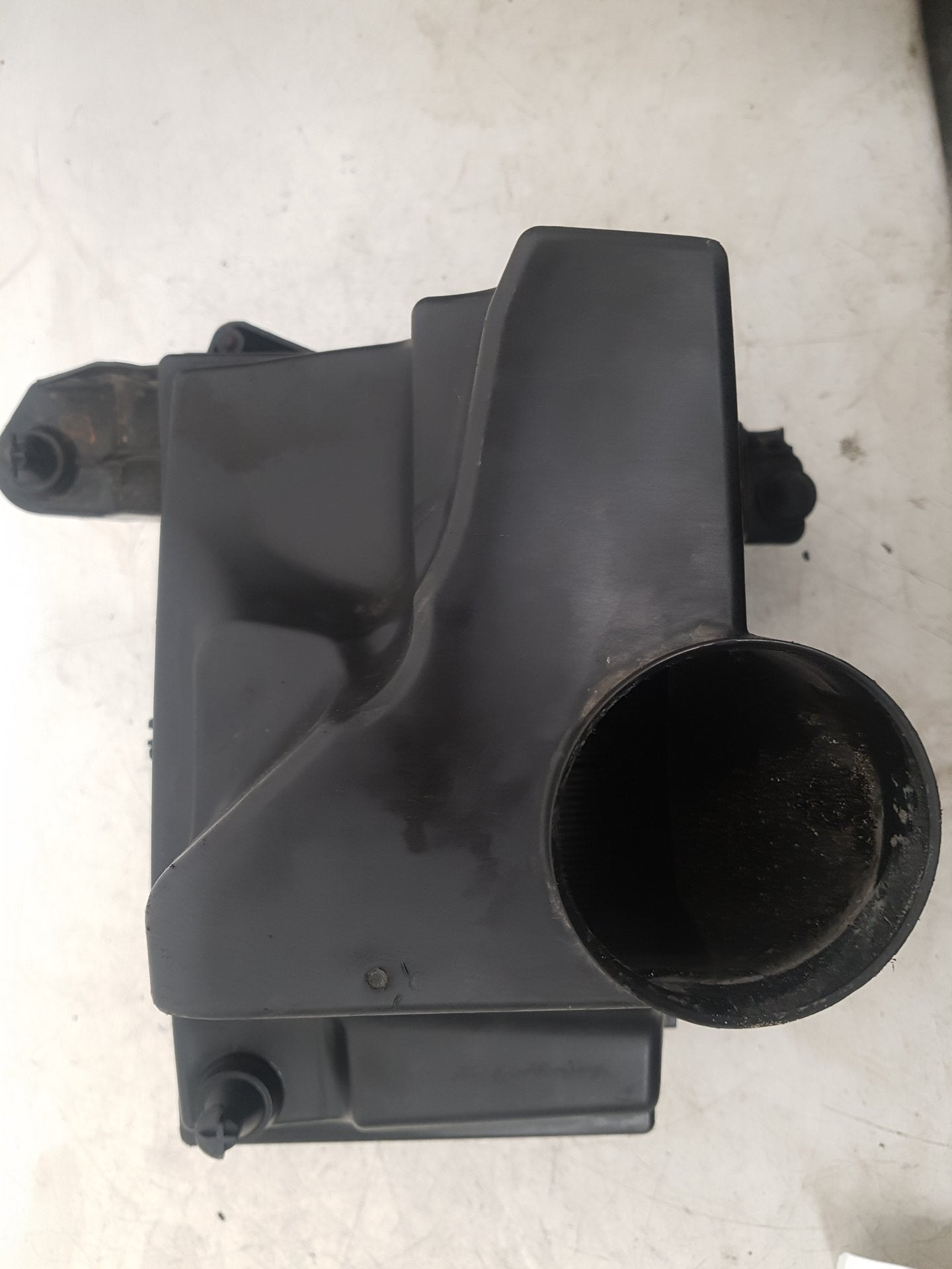 2004 - 2010 Volvo V50   Estate Air Filter Box 30647748
