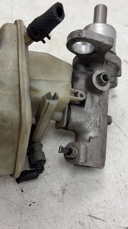 2010 Saab 9-3  Estate Brake Master Cylinder 32067070