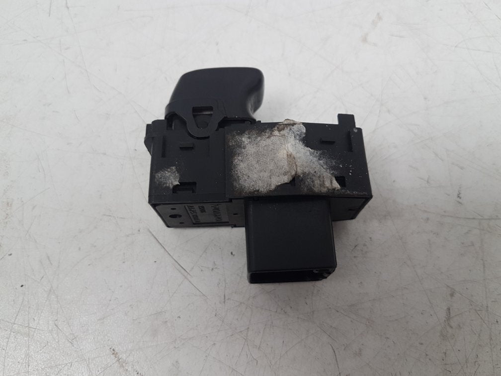 2002 - 2006 Volvo XC90  Estate Left Rear Window Switch 8685288