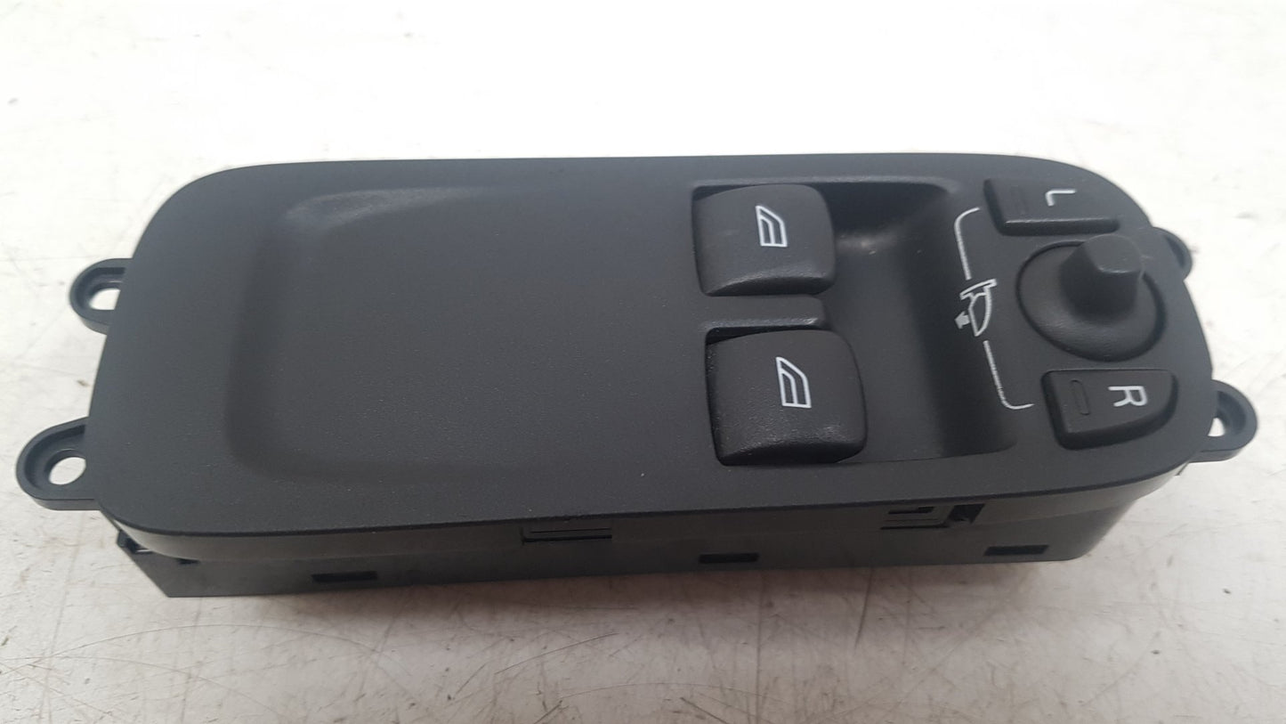 2006 - 2013 Volvo C30  Hatchback Right Front Window Switch 31264926