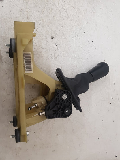 2004 - 2010 Volvo V50   Estate Gear Stick/Shifter 30735217