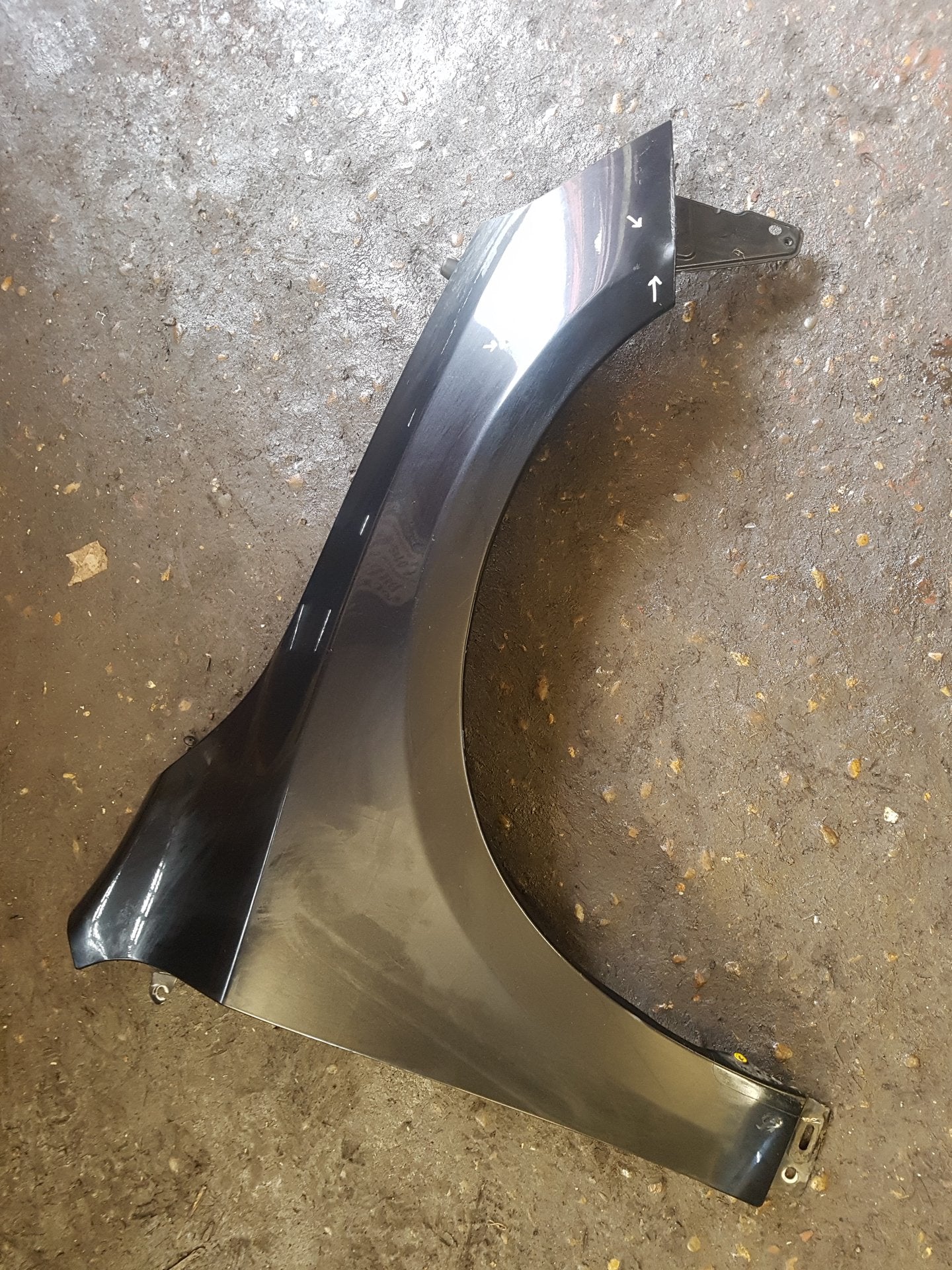 2004 - 2007 Volvo XC70  Estate Right Front Guard 31352072