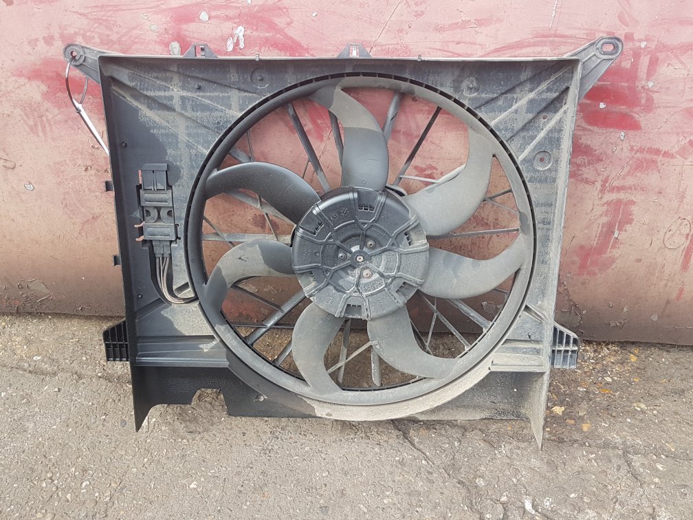 2002 - 2006 Volvo XC90  Estate RADIATOR FAN & COWLING (A/C CAR) 3137229010