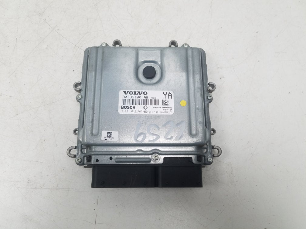 2007 - 2016 Volvo V70  Estate Engine ECU 30785100 AB 0281012765