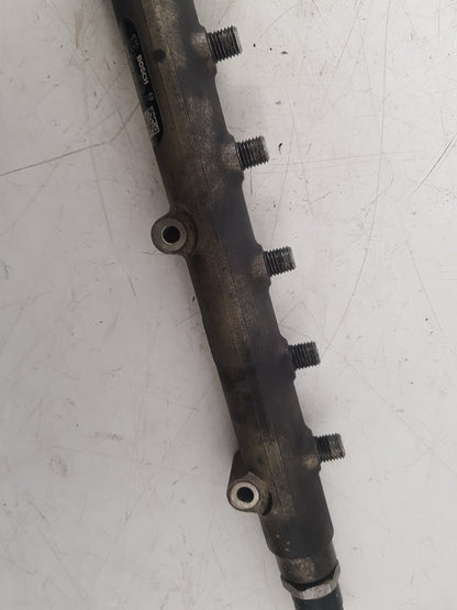 2002 - 2006 Volvo XC90  Estate Injection Rail 0445215015