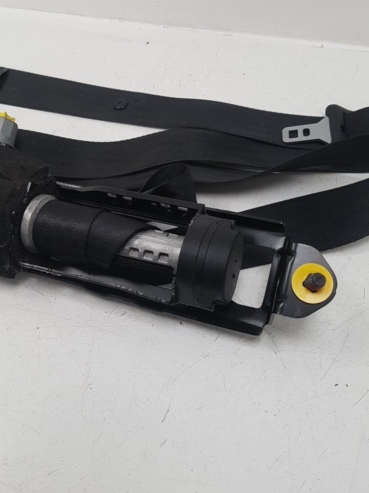 2004 - 2010 Volvo V50   Estate Left Front Seat Belt 8639693