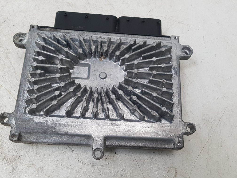 2004 - 2007 Volvo V50   Estate Engine ECU 30729800