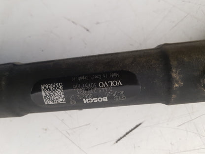 2000 - 2007 Volvo XC70  Estate Injection Rail 30757146 0445215023