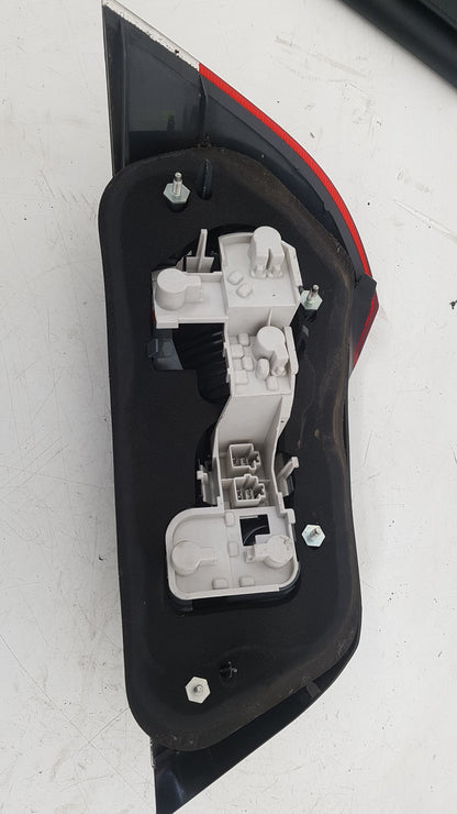2006 - 2010 Volvo C70   Right Taillight 27730206