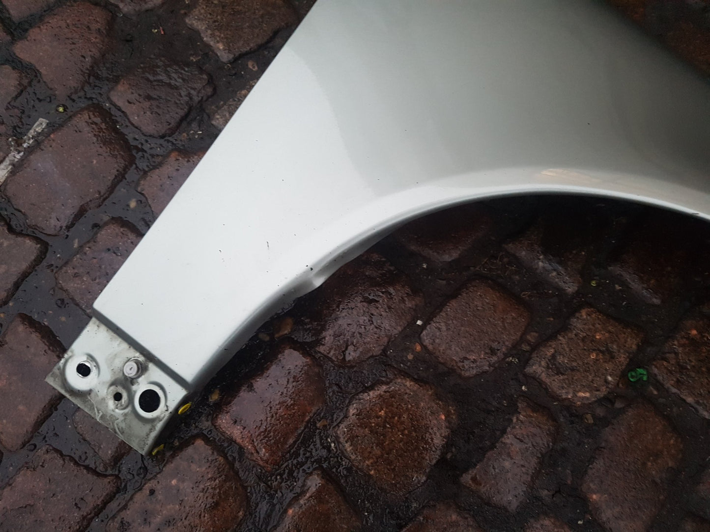 2008 - 2011 Volvo V70  Estate Right Front Guard